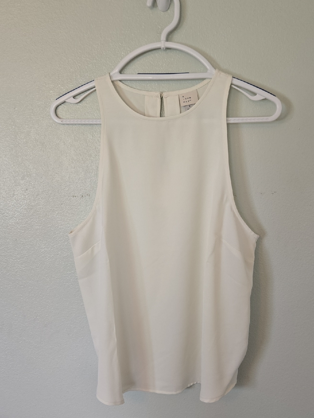 A New Day | NWT Cream Keyhole Back Tank Size Large